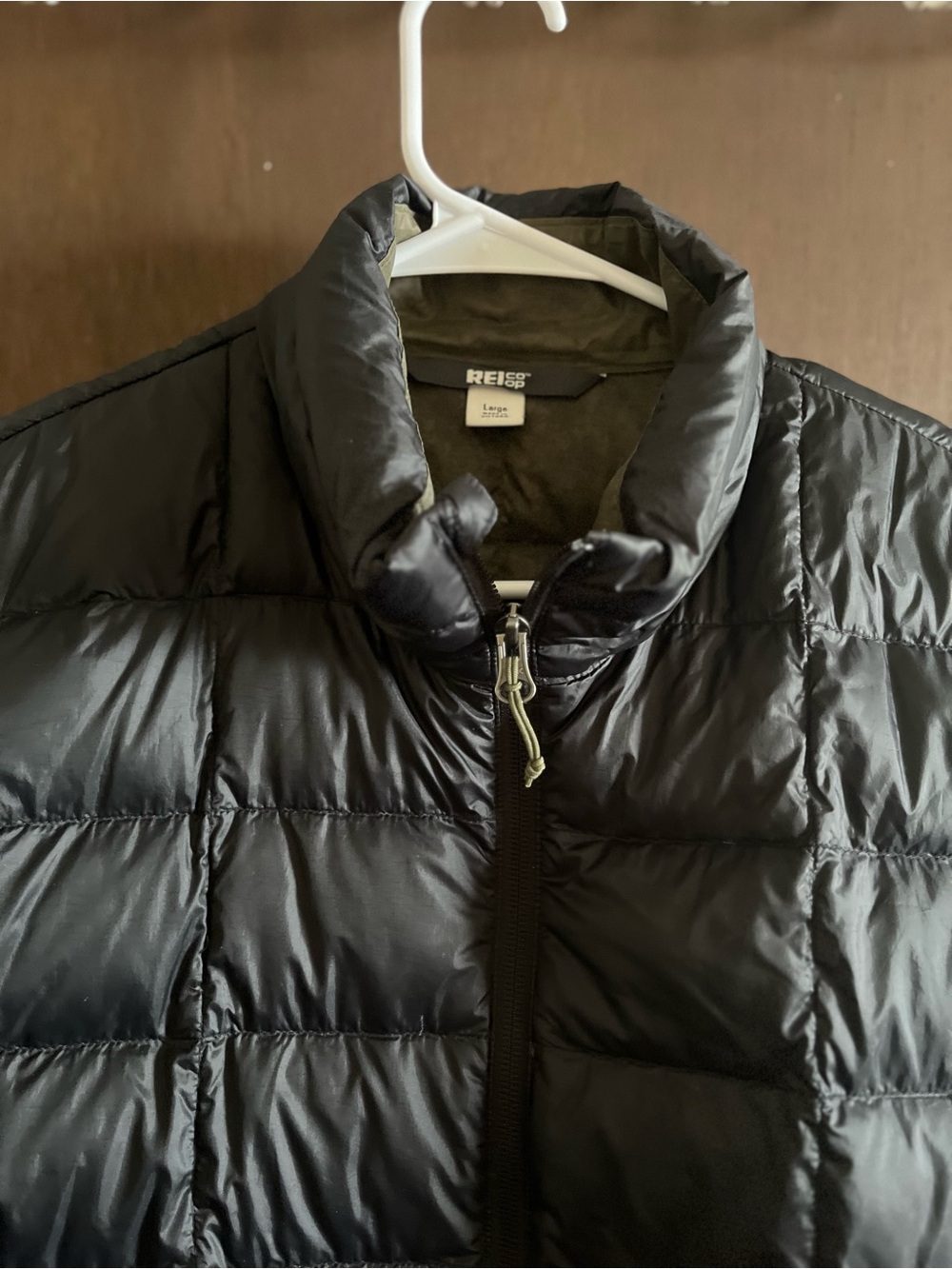 REI Men’s Black light Down Puffer vest